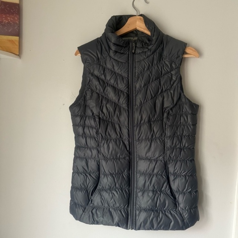 Athleta Downalicious Vest Women's Size Medium Goose Down Gray Quilted Puffer